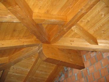 images/gallerie/copertura_incastro_travi/img1.jpg