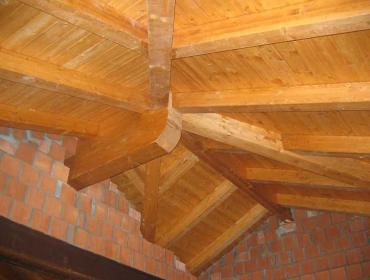 images/gallerie/copertura_incastro_travi/img3.jpg